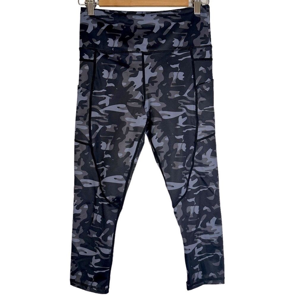 Zyia Active Light N Tight Pocket Capri Leggings Cropped Camo Print Blue Size 6-8